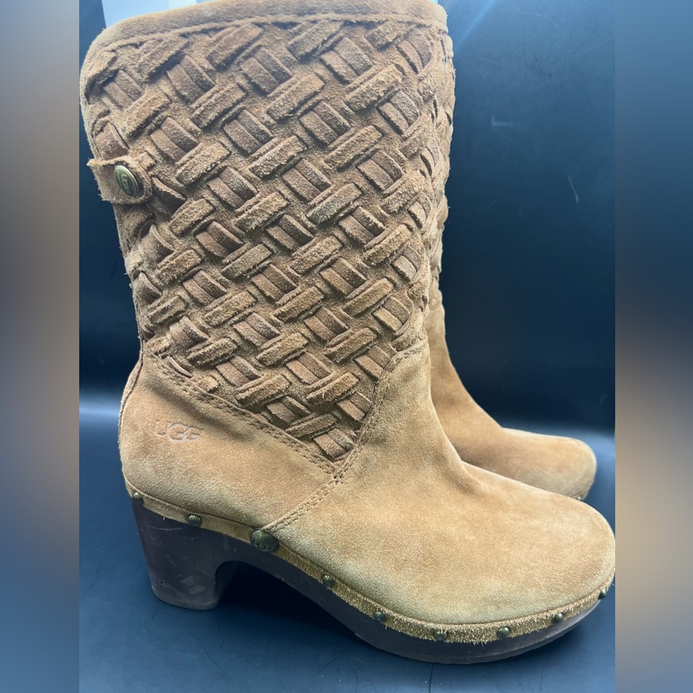 UGG- Arroyo Weave Tan Women's Boots- Size: 9
